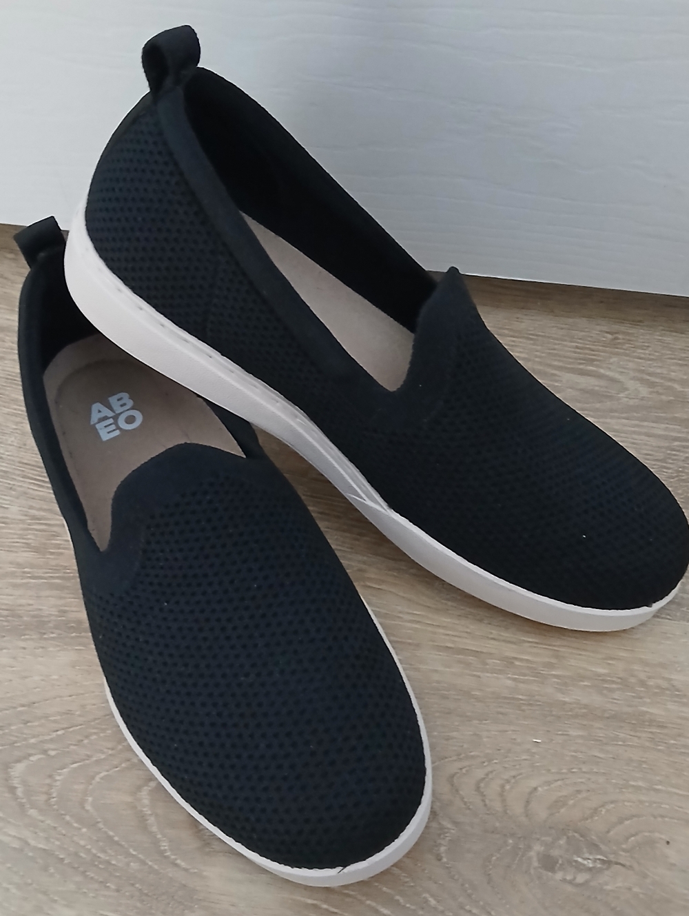 ABEO Women’s Encore Knit Slip On Shoes Size 6.5M Black VGUC